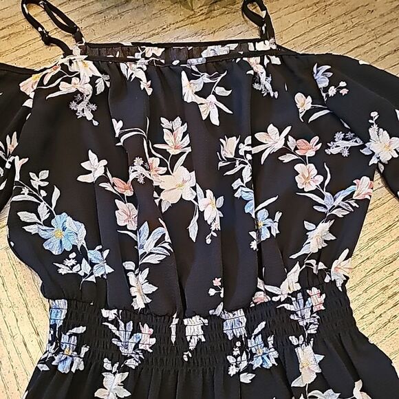 Floral bell sleeve open shoulder dress size S - Picture 2 of 11